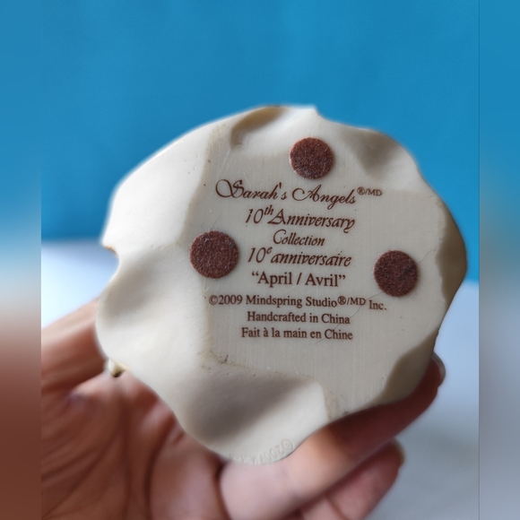 Sarah’s Angels 10th Anniversary Collection ‘April’ figurine - Picture 6 of 7